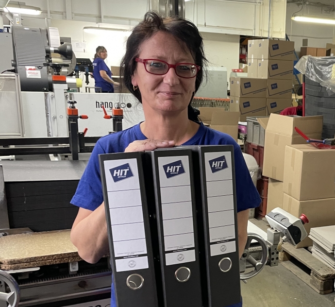 Lenka Netroufalová je 30 let v papírně